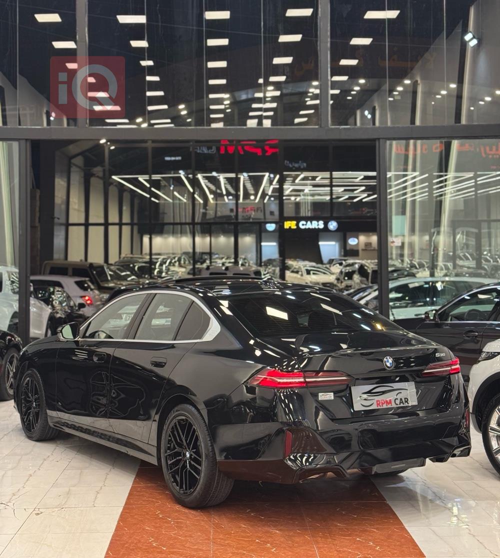 بی ئێم دەبڵیو سیریەس 5